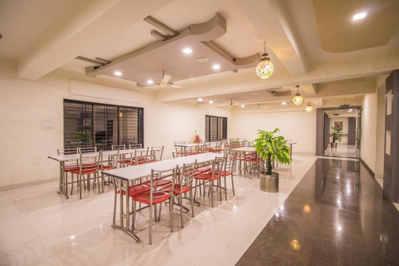 Hotel Yogiraj Palace Shegaon Exterior foto