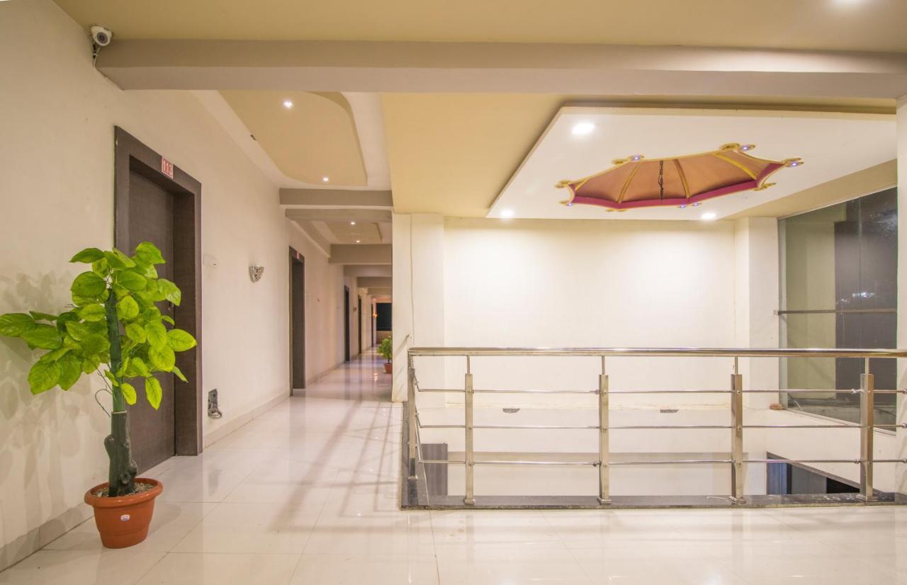Hotel Yogiraj Palace Shegaon Exterior foto